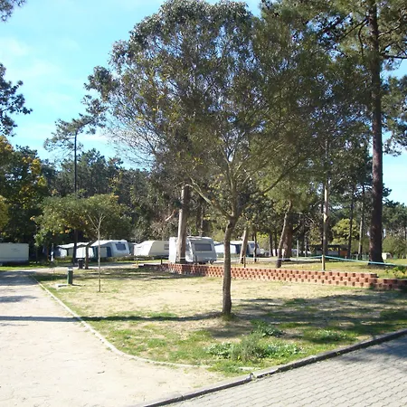 Parque De Campismo Orbitur مكان تخييم كامينيا