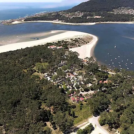 مكان تخييم Parque De Campismo Orbitur