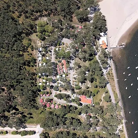 مكان تخييم Parque De Campismo Orbitur كامينيا
