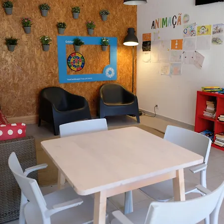 مكان تخييم Parque De Campismo Orbitur